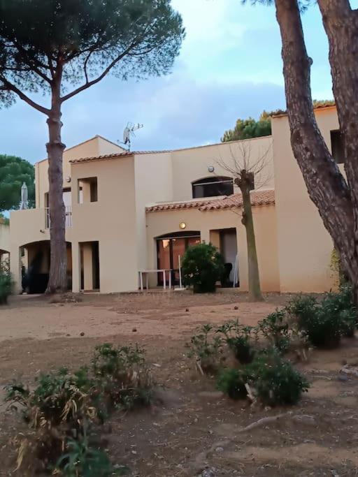 Studio Renove Dans Residence De Vacances Avec Grande Piscine Chauffee, Parking Et Terrasse Agde Buitenkant foto