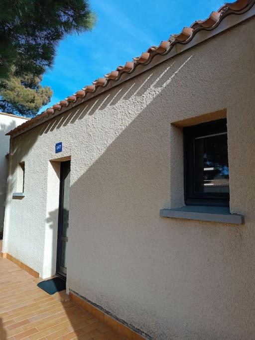 Studio Renove Dans Residence De Vacances Avec Grande Piscine Chauffee, Parking Et Terrasse Agde Buitenkant foto