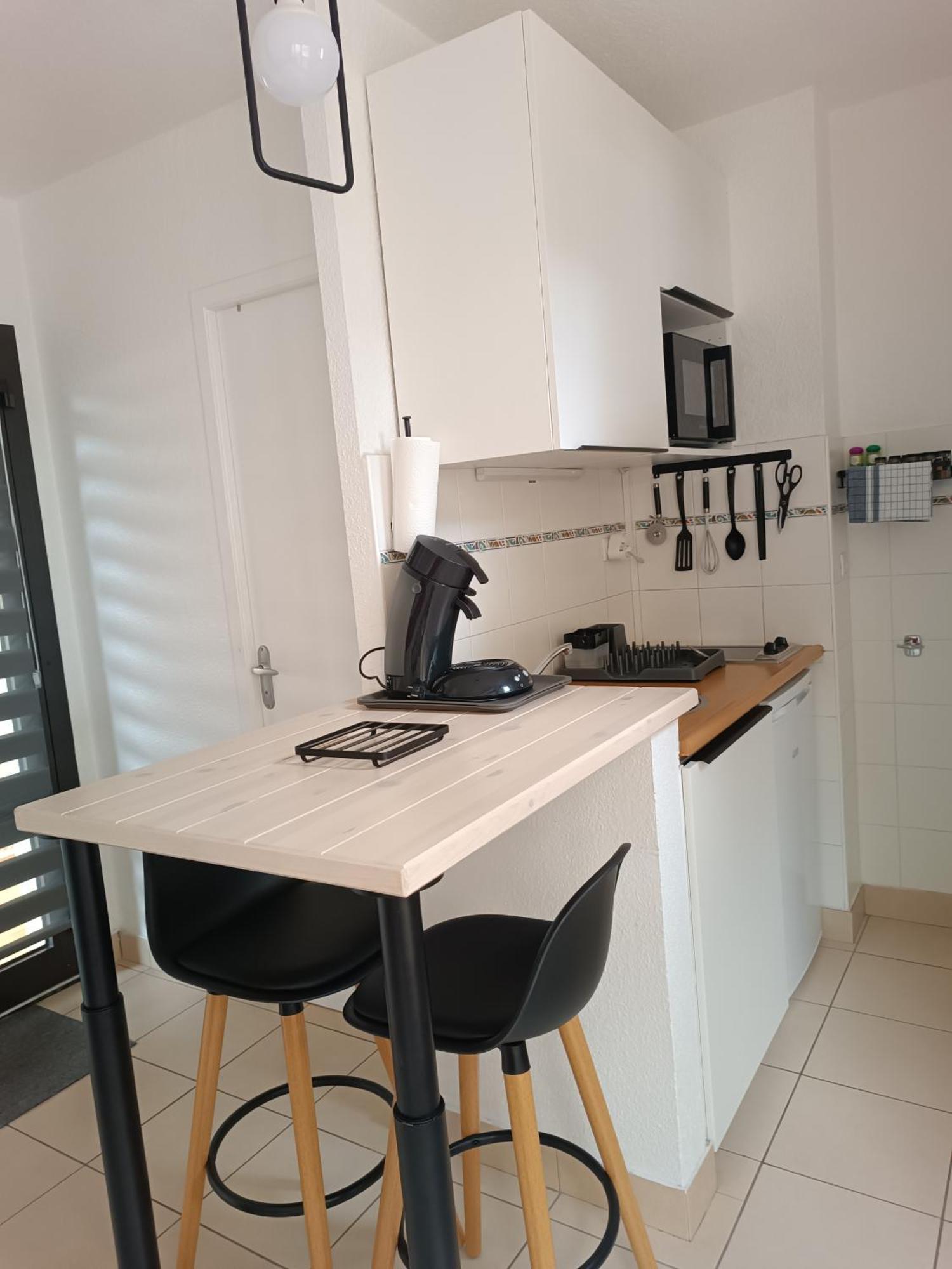Studio Renove Dans Residence De Vacances Avec Grande Piscine Chauffee, Parking Et Terrasse Agde Buitenkant foto