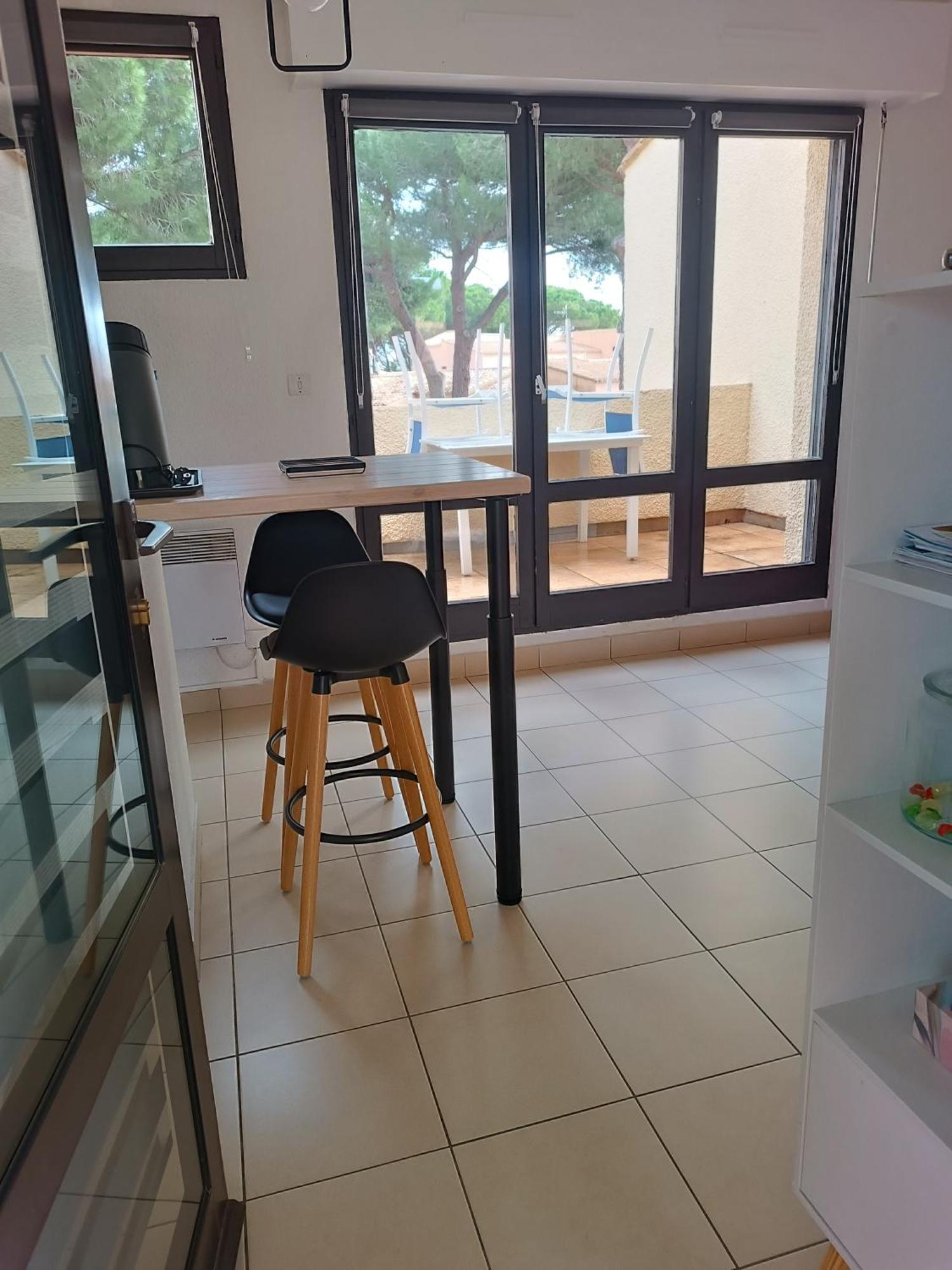 Studio Renove Dans Residence De Vacances Avec Grande Piscine Chauffee, Parking Et Terrasse Agde Buitenkant foto