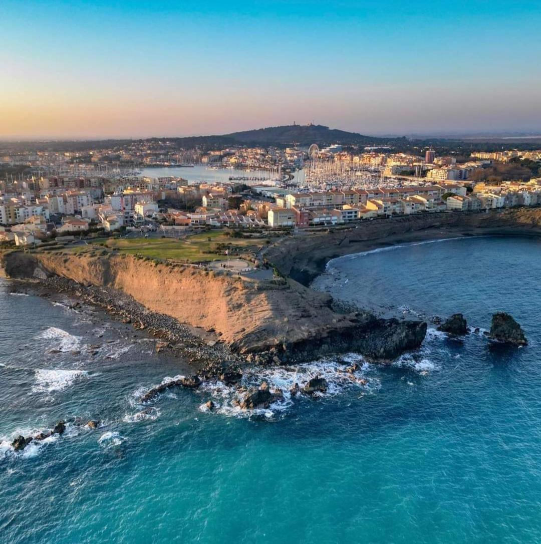 Studio Renove Dans Residence De Vacances Avec Grande Piscine Chauffee, Parking Et Terrasse Agde Buitenkant foto
