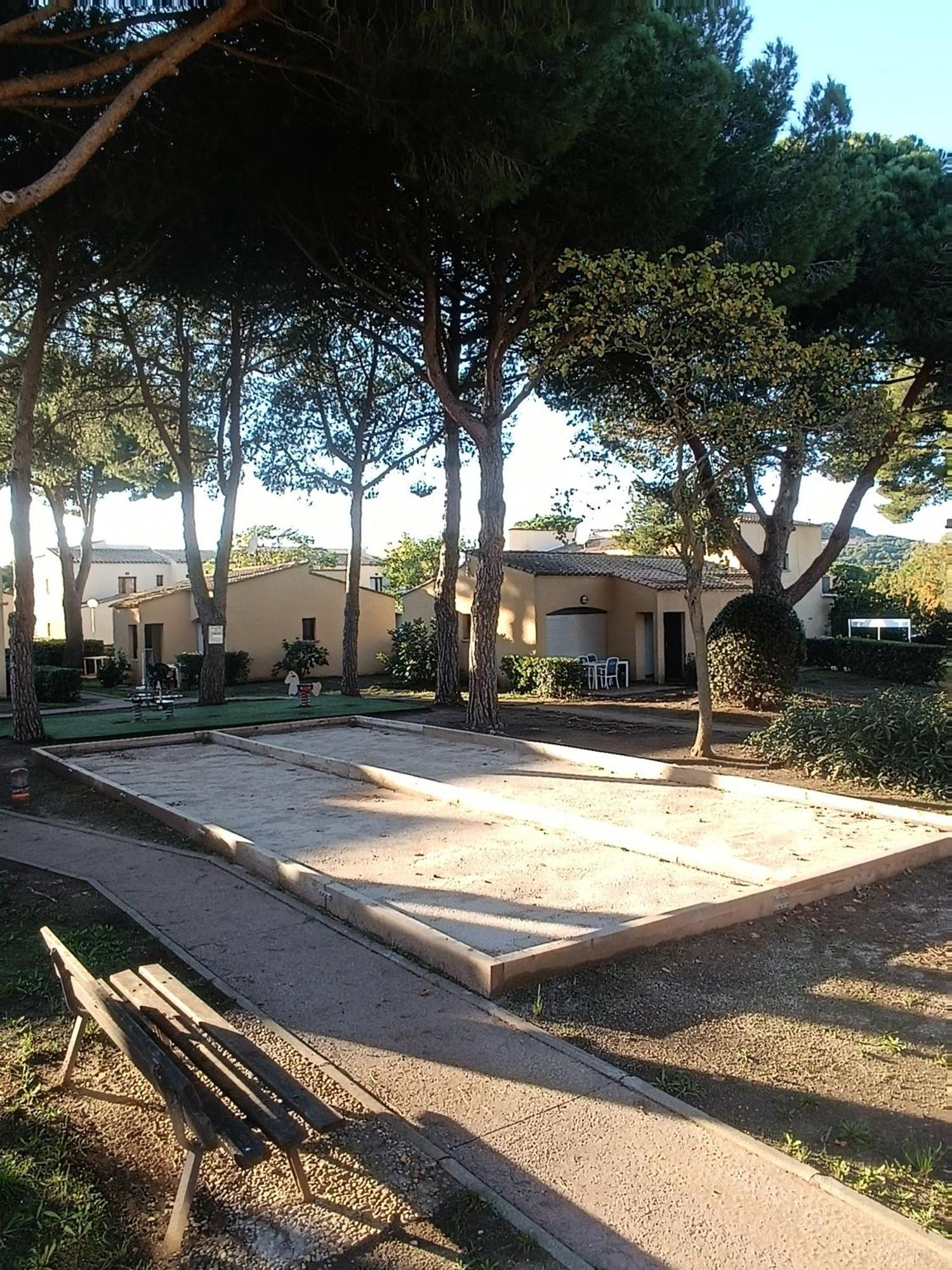 Studio Renove Dans Residence De Vacances Avec Grande Piscine Chauffee, Parking Et Terrasse Agde Buitenkant foto